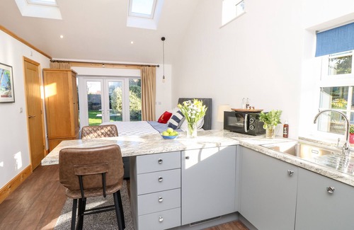 Bembridge House | LITTLE OSNEY, romantic, with a garden in Bembridge