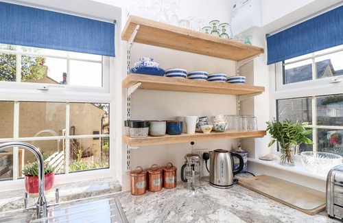 Bembridge House | LITTLE OSNEY, romantic, with a garden in Bembridge