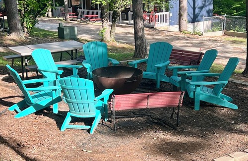 Branson Cabin | Little Owl Private Cabin #10 - Sleeps 6. Resort Pool-Spa. SDC 1 mi. Dogs ok!