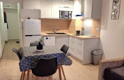 Golfe Juan Apartment | Little paradise 5 minutes from the beach Parking Swimming pool Tennis free of charge