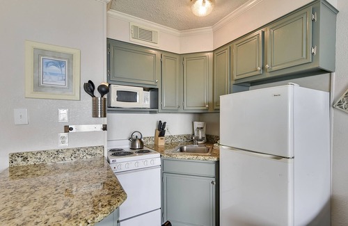 Galveston Condo | Little Pearl | Beach Views + Access to 2 Pools