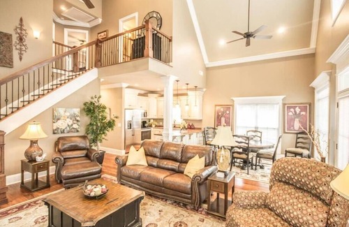 Pigeon Forge Ski Chalet | Little Pigeon River Chalet