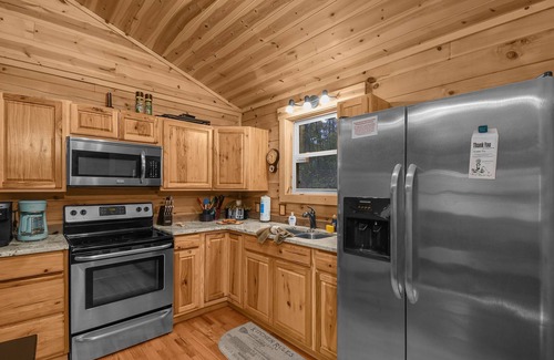 Logan Cabin | Little Pine Cabin on Big Pine Rd