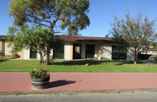 Melville House | Little Ray of Sunshine by the Sea