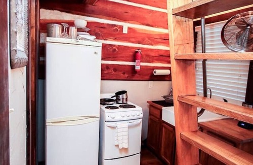 Flint Cabin | Little Reata at Lake Cabin Escapes w/firepit