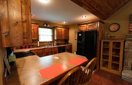 Heber Springs Cabin | Little Red River Cabin for a perfect fishing getaway for the whole family!