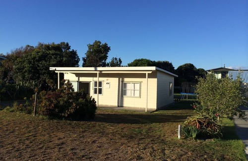 Ruakaka House | Little Ruakākā Beach Bach