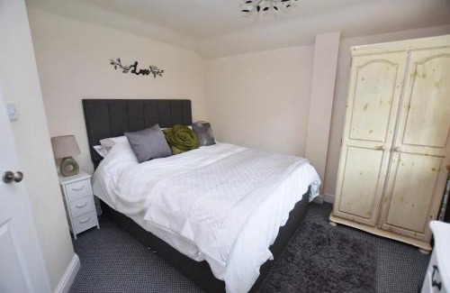 Alvechurch House | Little Rushbrook Cottages