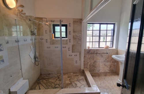 Runaway Bay House | Little Savoy Guest House