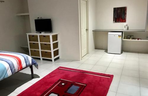 Bovell Bed & Breakfast | Little Shangri-La