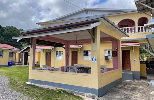 Ocho Rios House | Little Shaw park guest house