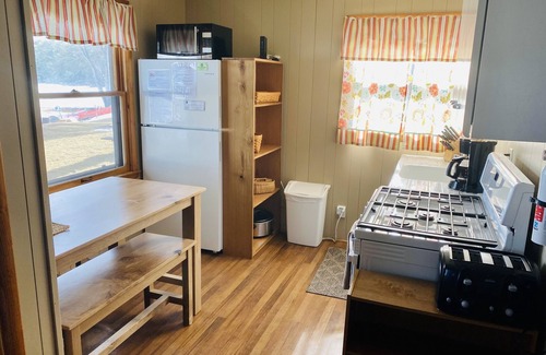 St Germain Cabin | Little Slice of Heaven - Little Slice of Heaven, Clean, Wi-Fi & free Firewood