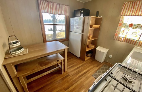 St Germain Cabin | Little Slice of Heaven - Little Slice of Heaven, Clean, Wi-Fi & free Firewood