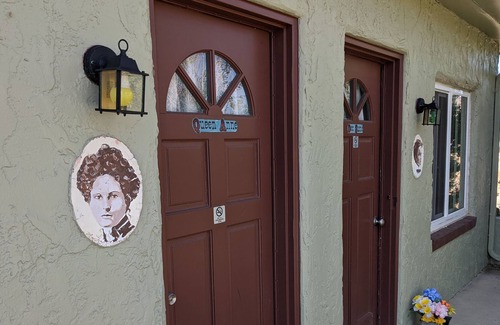 Canon City House | Little Suite at Little Canyon Inn. minutes to Royal Gorge