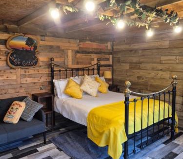 Widemouth Bay Apartment | Little Swelle Cabin with awesome Sea views