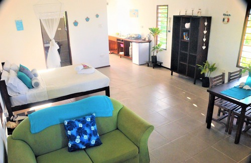 Epule House | Little Tropical Oasis Bungalow