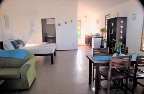 Epule House | Little Tropical Oasis Bungalow