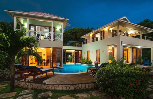 West End Villa | Little Waters on the Cliff