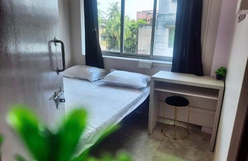Kolkata Hotel | Little While global-Micro hotel- Backpacker friendly- near metro