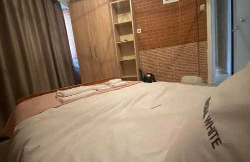 Old Town Apartment | little white paradise
