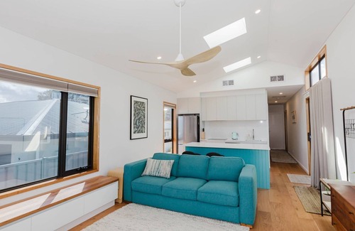 East Jindabyne House | Little Willow - 11a Willow Bay Place