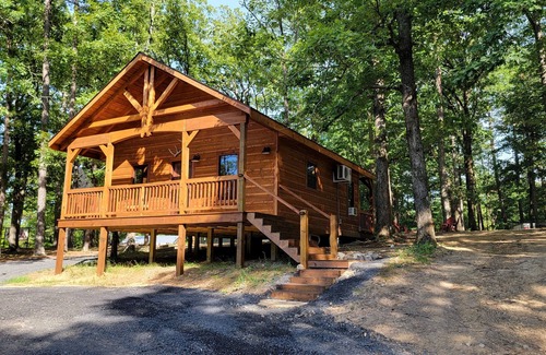 Mena Cabin | Little Wolf Cabins/The Cedar Creek Cabin close to WPG West Traiheads