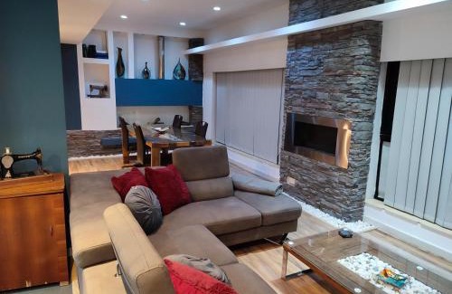 San Tumas Apartment | Little Wood