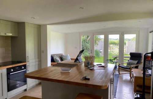 Hatherleigh House | Littlewood Cabin