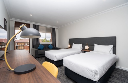 Bathurst Hotel | Littomore Bathurst