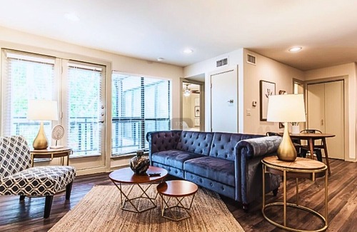 Oak Lawn Apartment | Live Easy at Reagan 203