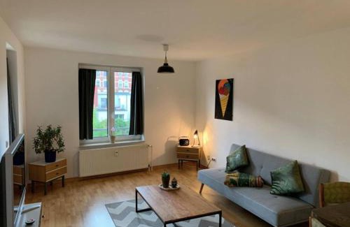 Lindenau Apartment | Live easy with balcony,Netflix, quiet, close to Football stadium, direct train connection, Espresso maker