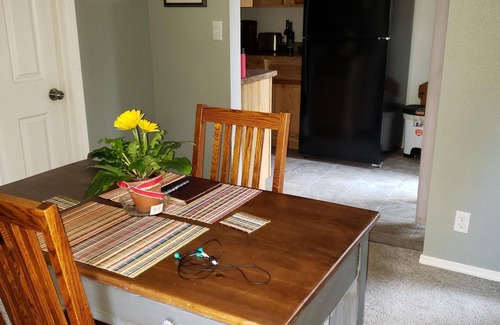 Southeast Bend Condo | Live in Bend with your pet