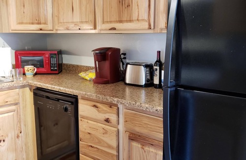 Southeast Bend Condo | Live in Bend with your pet