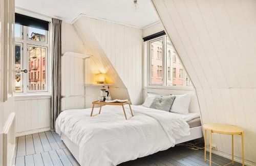 Bergen City Centre Apartment | Live in historic building - View to Bryggen