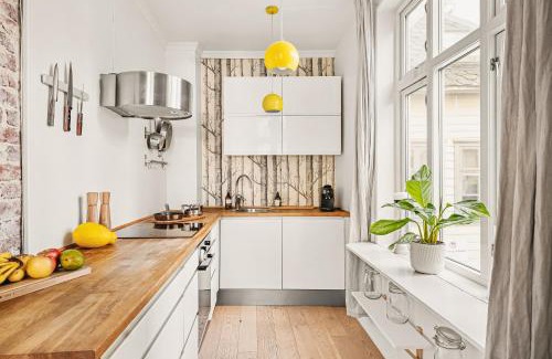 Bergen City Centre Apartment | Live in historic building - View to Bryggen