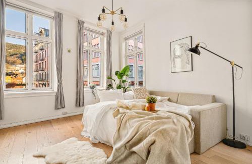 Bergen City Centre Apartment | Live in historic building - View to Bryggen
