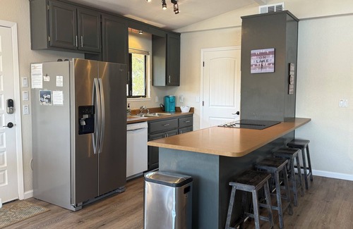 Copperopolis House | Live-L❤️ve- LAKE TULLOCH Waterfront Condo! Swim, fish, paddleboard & kayak! 😃FUN