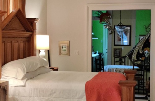 Faubourg Marigny Bed & Breakfast | LIVE LIKE A LOCAL!© Just Outside the French Qtr. in New Orleans