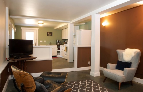 Loyal Heights House | Live Like a Local in Seattle Ballard Near Saltwater Beach and attractions