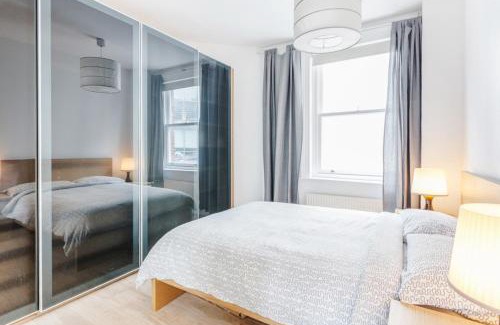 Riverside Apartment | Live like a Londoner by TOWER BRIDGE
