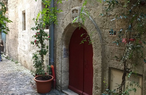 Pezenas Apartment | Live like King Louis XIV in historic city centre