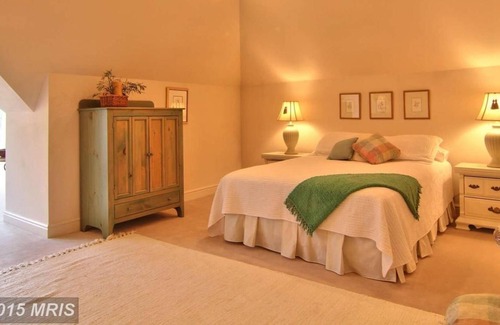 Farmington House | Live Like Royalty in Auvignon - A private Luxury Estate Nestled in the Woods