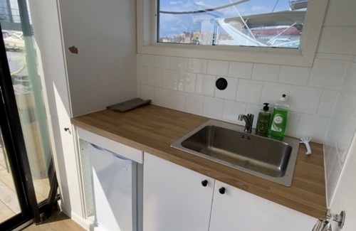 Galgamarken-Trosso Boat Rental | Live next to the sea in a houseboat in the middle of Karlskrona City Center