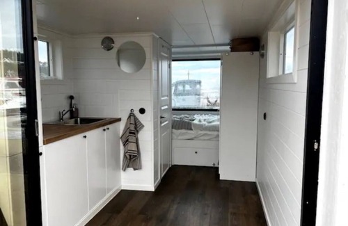 Galgamarken-Trosso Boat Rental | Live next to the sea in a houseboat in the middle of Karlskrona City Center