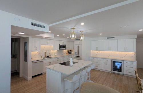 Moorings House | Live right on the sand!