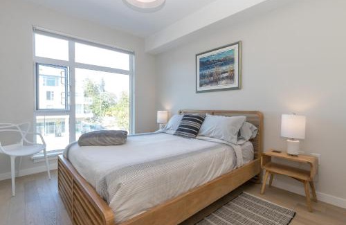 Cordova Bay Apartment | Live The Dream In The Haro