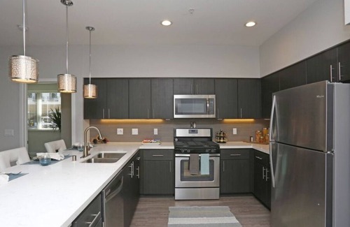 Menlo Park Condo | Live the Good Life in Menlo Park: Pool, Hot Tub & More