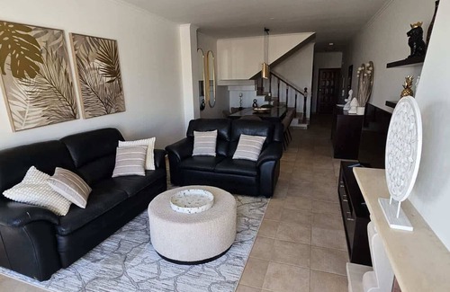 Sao Martinho do Porto Apartment | Live the Beach Life, Duplex Apartment with Beach Views and 3 minute walk!