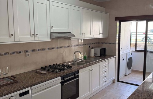 Sao Martinho do Porto Apartment | Live the Beach Life, Duplex Apartment with Beach Views and 3 minute walk!