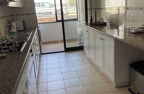 Sao Martinho do Porto Apartment | Live the Beach Life, Duplex Apartment with Beach Views and 3 minute walk!